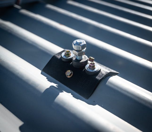 CORRUGATED NYLON ROOF BRACKET